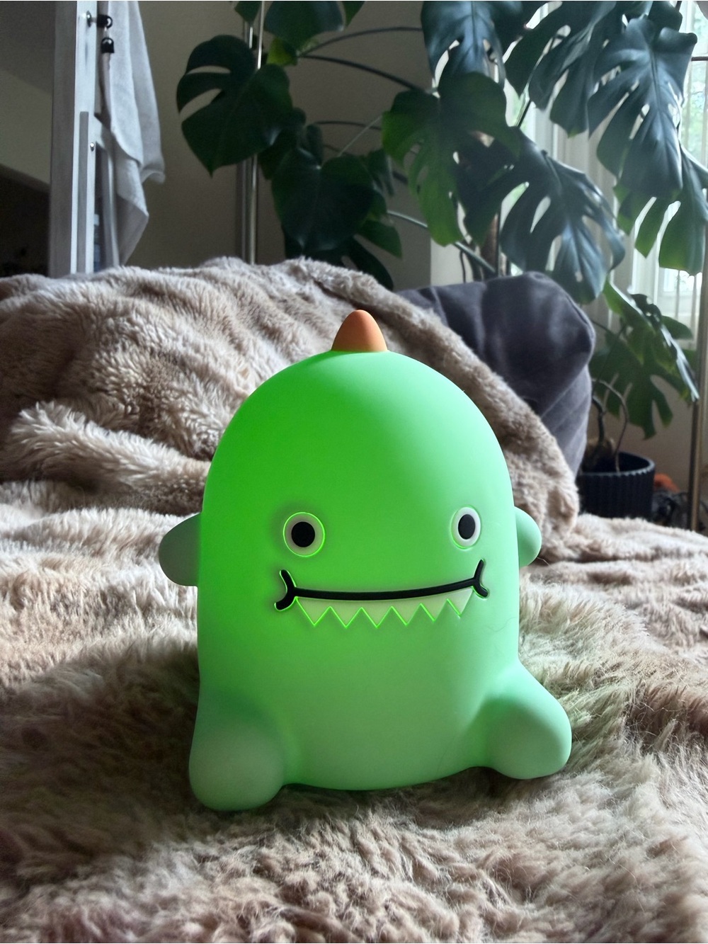 Noodoll Silicone Little Light Green Monster Rechargeable LED Night Light - Picture 2 of 6